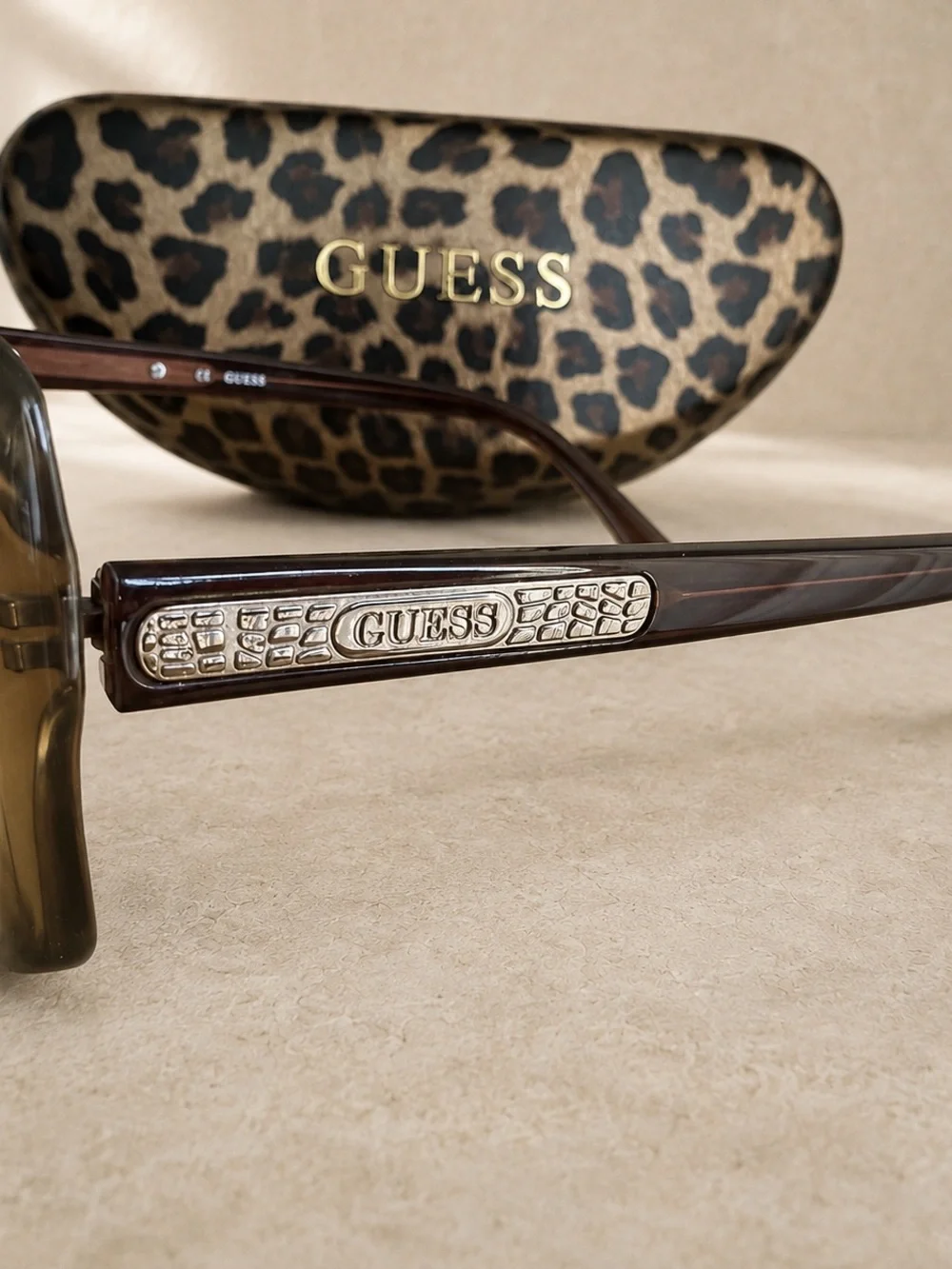 Guess Oversized Brown Gradient Sunglasses with Leopard Case